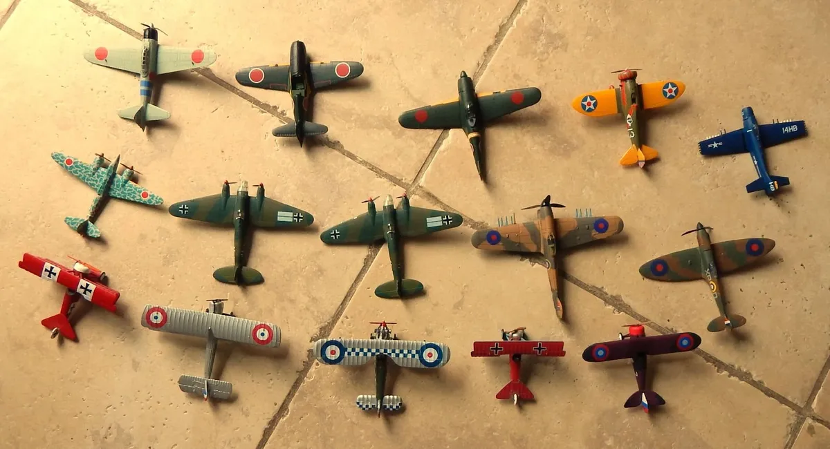 Collection of 15 Metal Alloy Toy Aircraft - Image 3