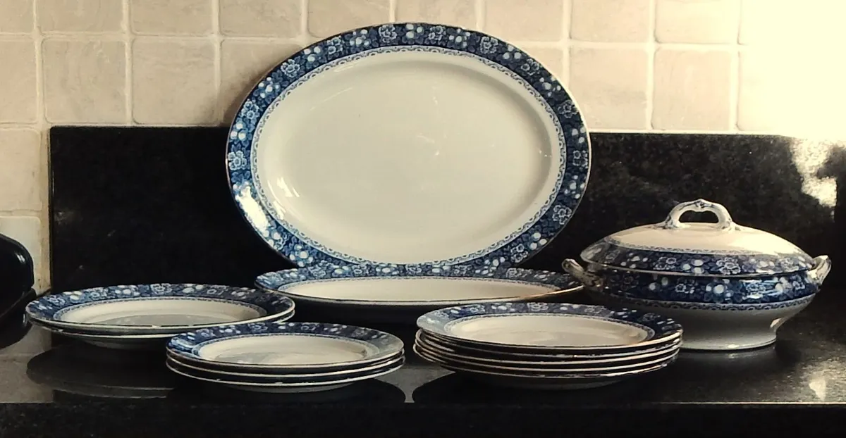 Selection of 13 Pieces of Rutland Tableware - Image 2
