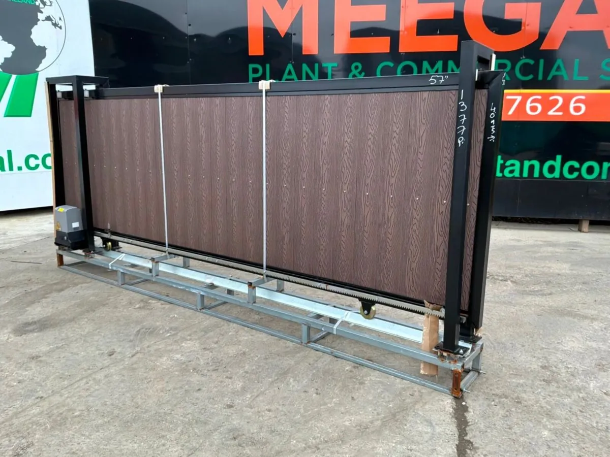 13ft REMOTE CONTROL SLIDING GATE..........1377p. - Image 3