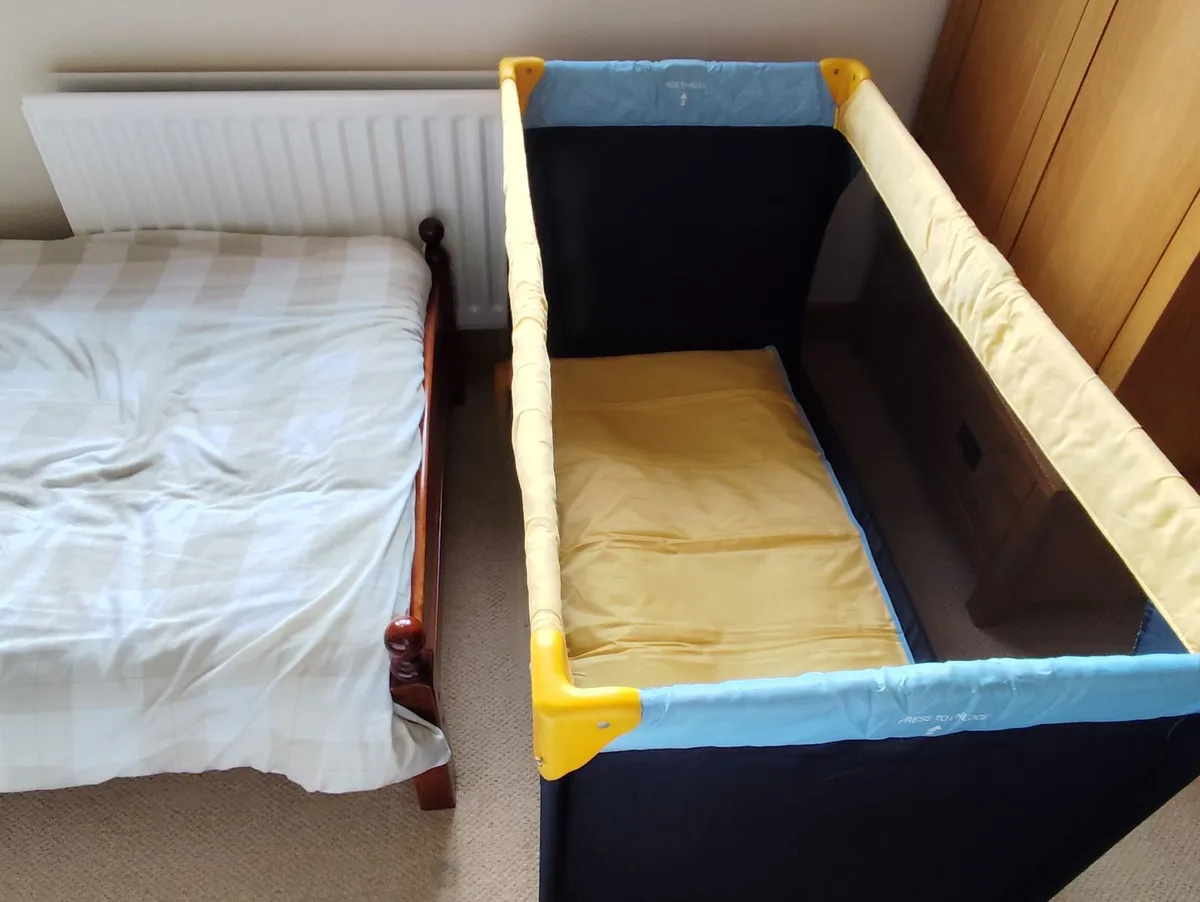 Travel cot (FREE) - Image 1