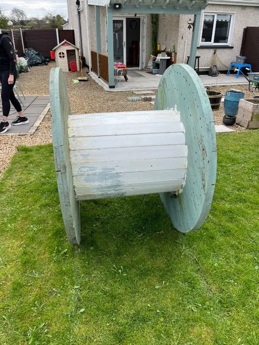 Cable Reel table - Image 1