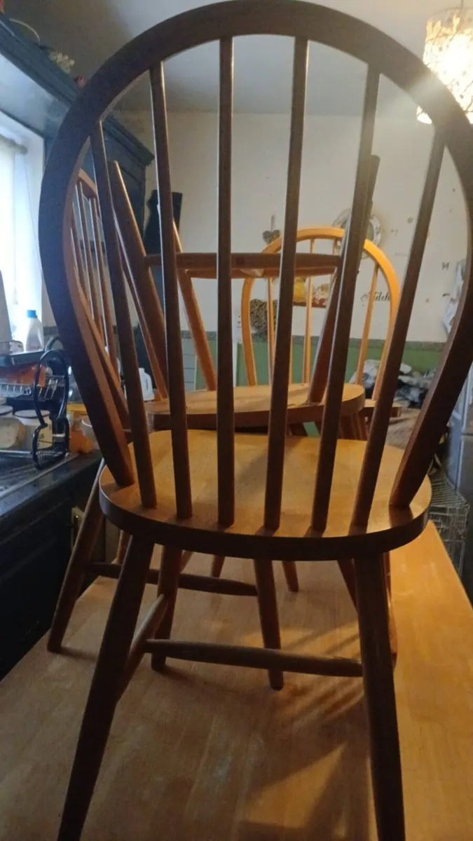 Kitchen table and chairs - Image 2