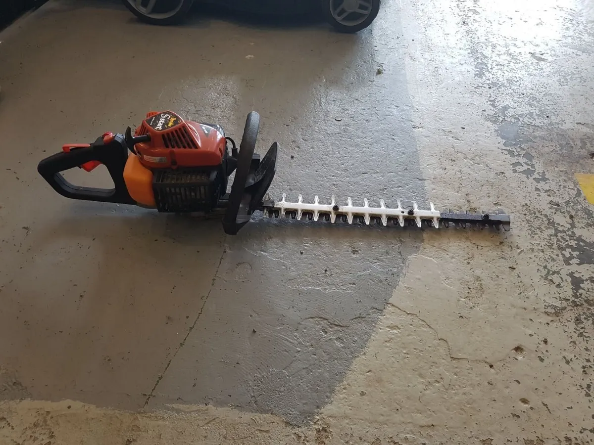 TANAKA PETROL HEDGETRIMMER - FOR SALE - Image 4