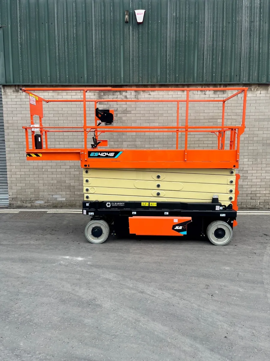 New JLG ES4046 Electric Scissor Lifts - Image 2