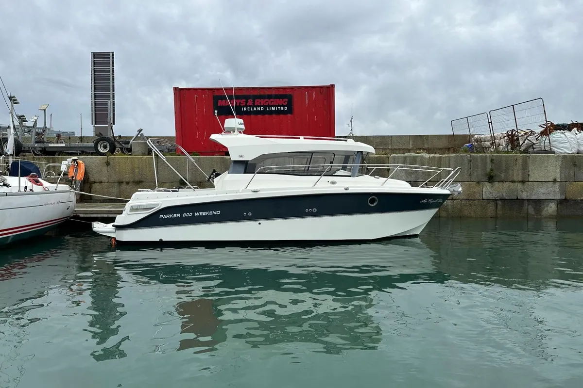 Parker 800 Weekend - Image 1