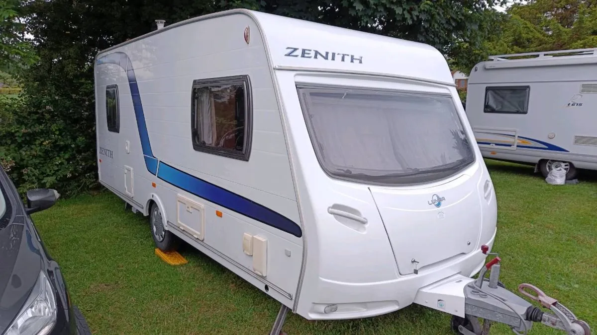 2009 Lunar Zenith – 5-Berth Family Caravan - Image 1
