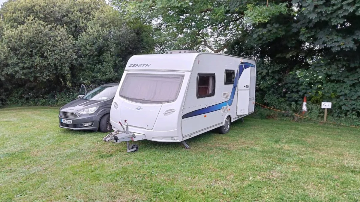 2009 Lunar Zenith – 5-Berth Family Caravan - Image 2