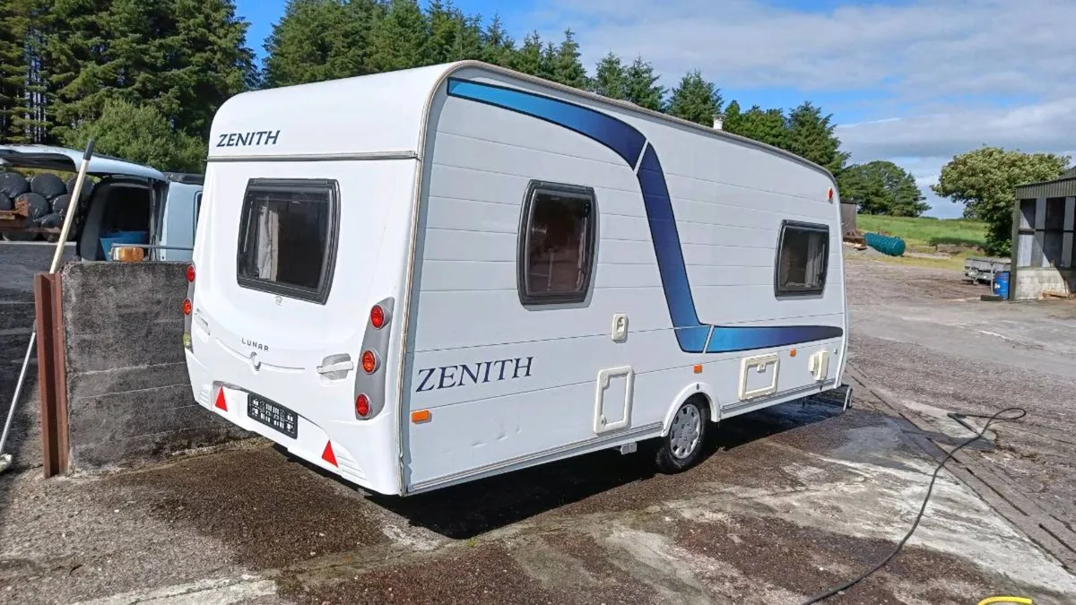 2009 Lunar Zenith – 5-Berth Family Caravan - Image 3