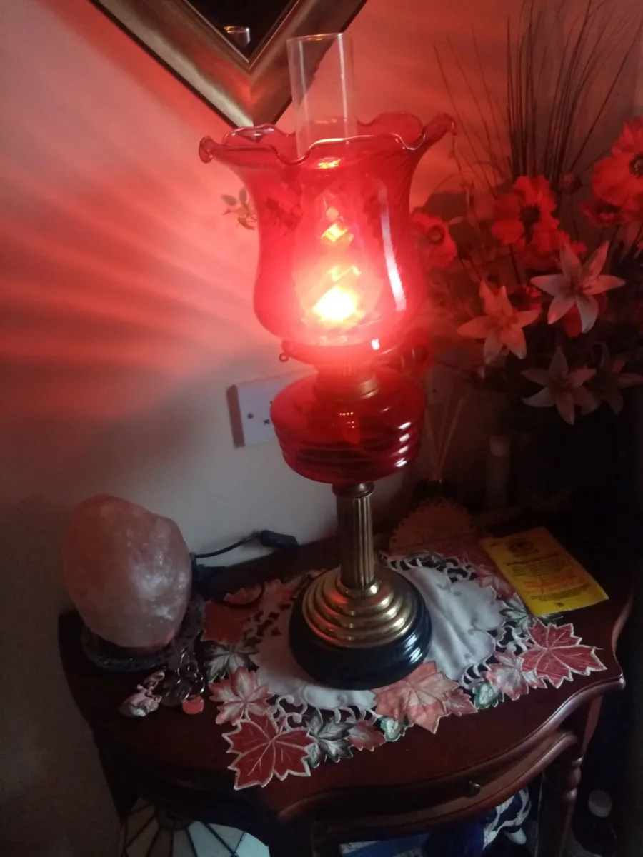 Vintage oil Lamp - Image 4