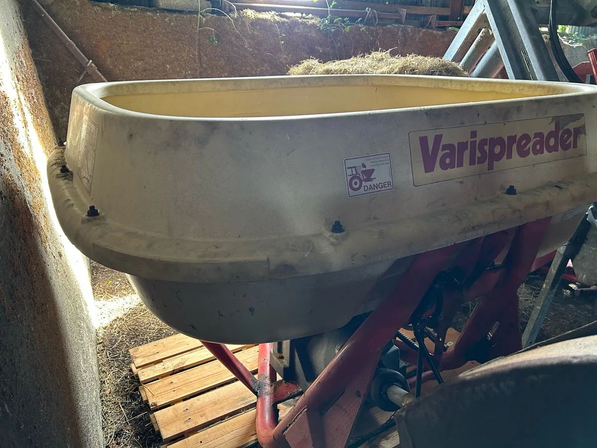 Vicon Fertilizer Spreader - Image 4