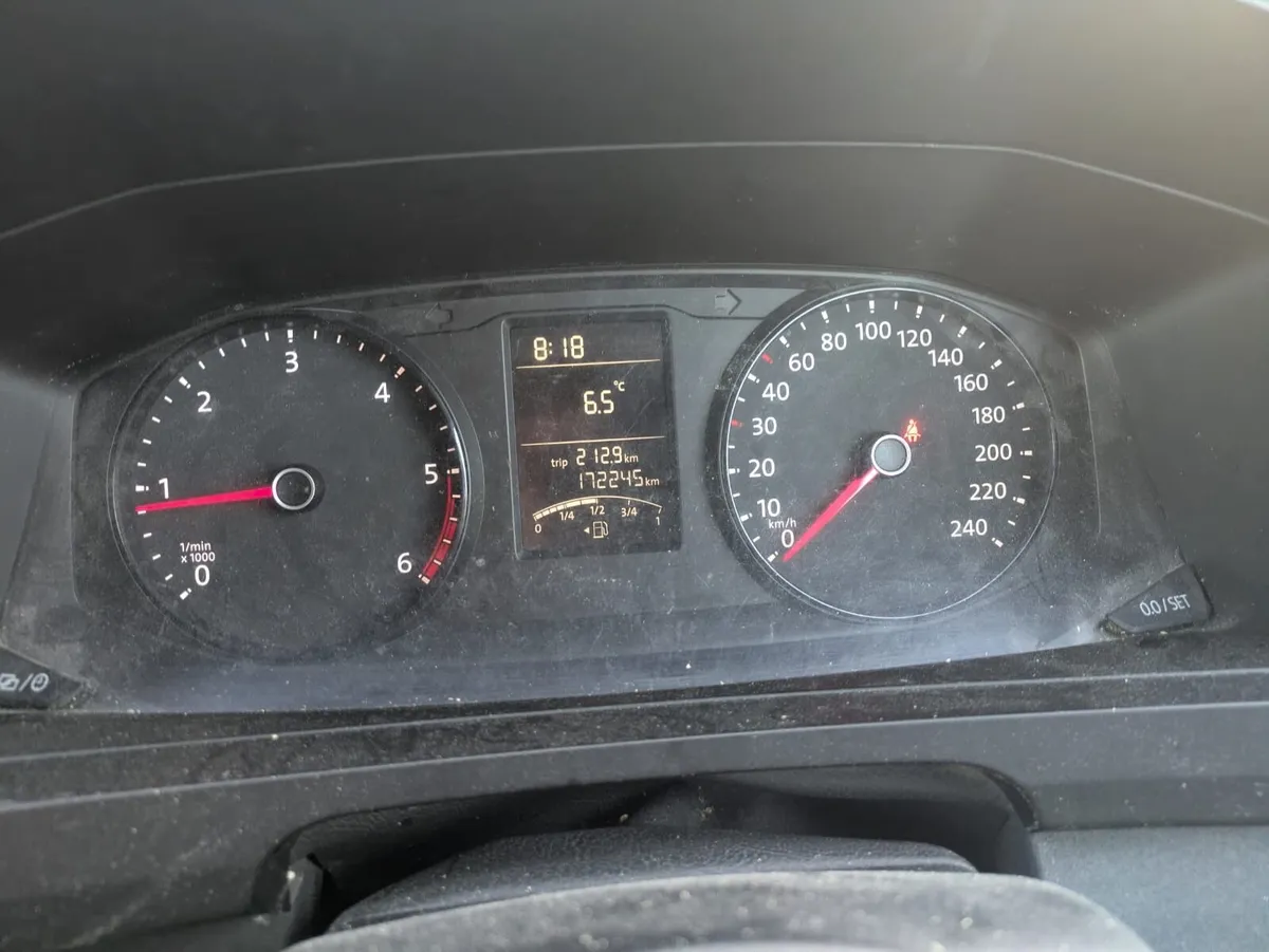 Volkswagen Transporter 2016 - Image 2
