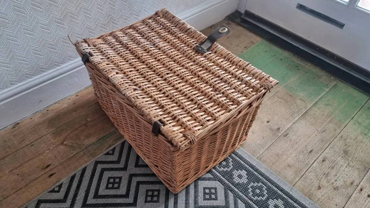 Large Whicker Hamper Basket - Image 3