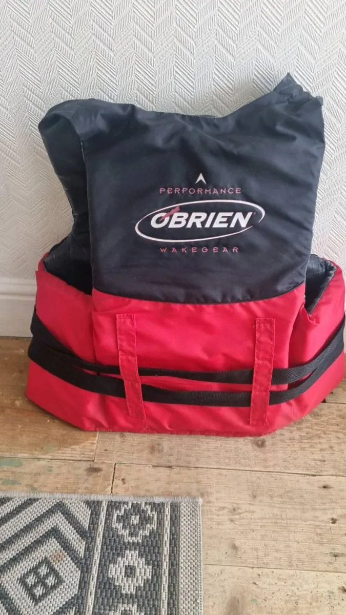 Obrien 3 Belt Adult Lifejacket - Image 2