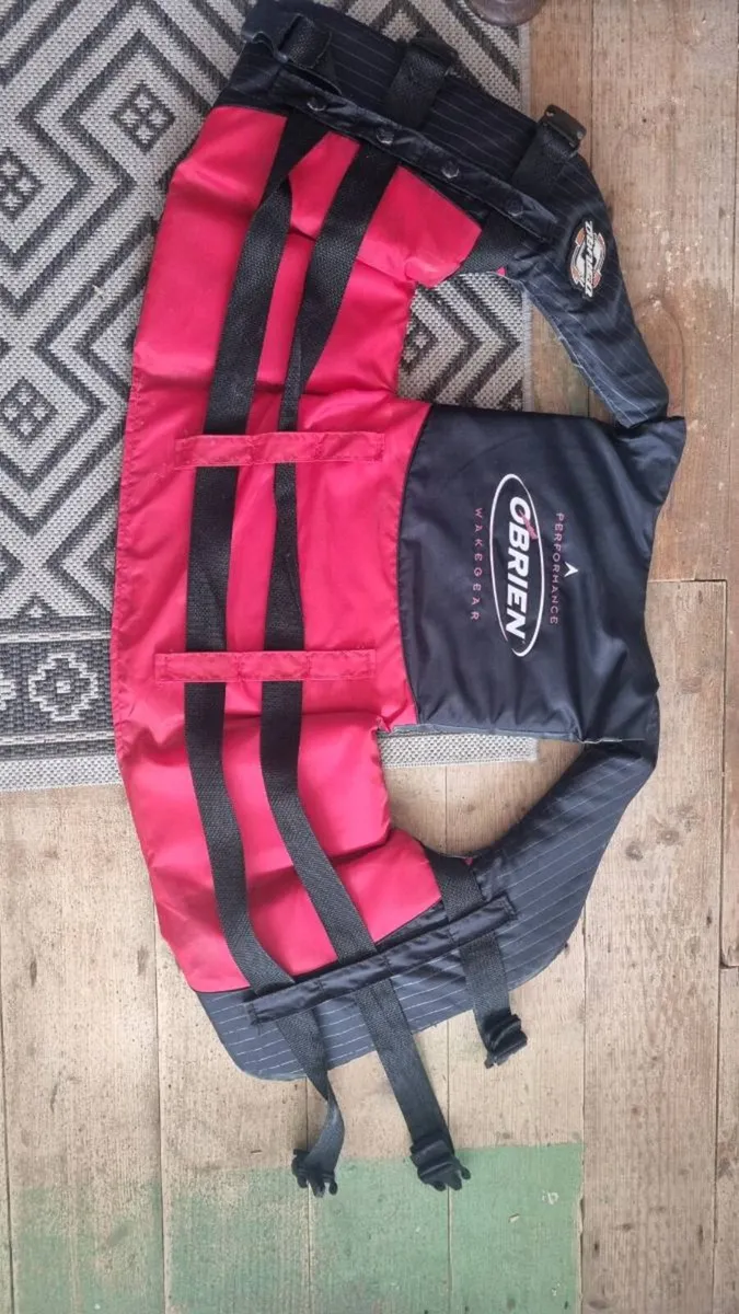 Obrien 3 Belt Adult Lifejacket - Image 4
