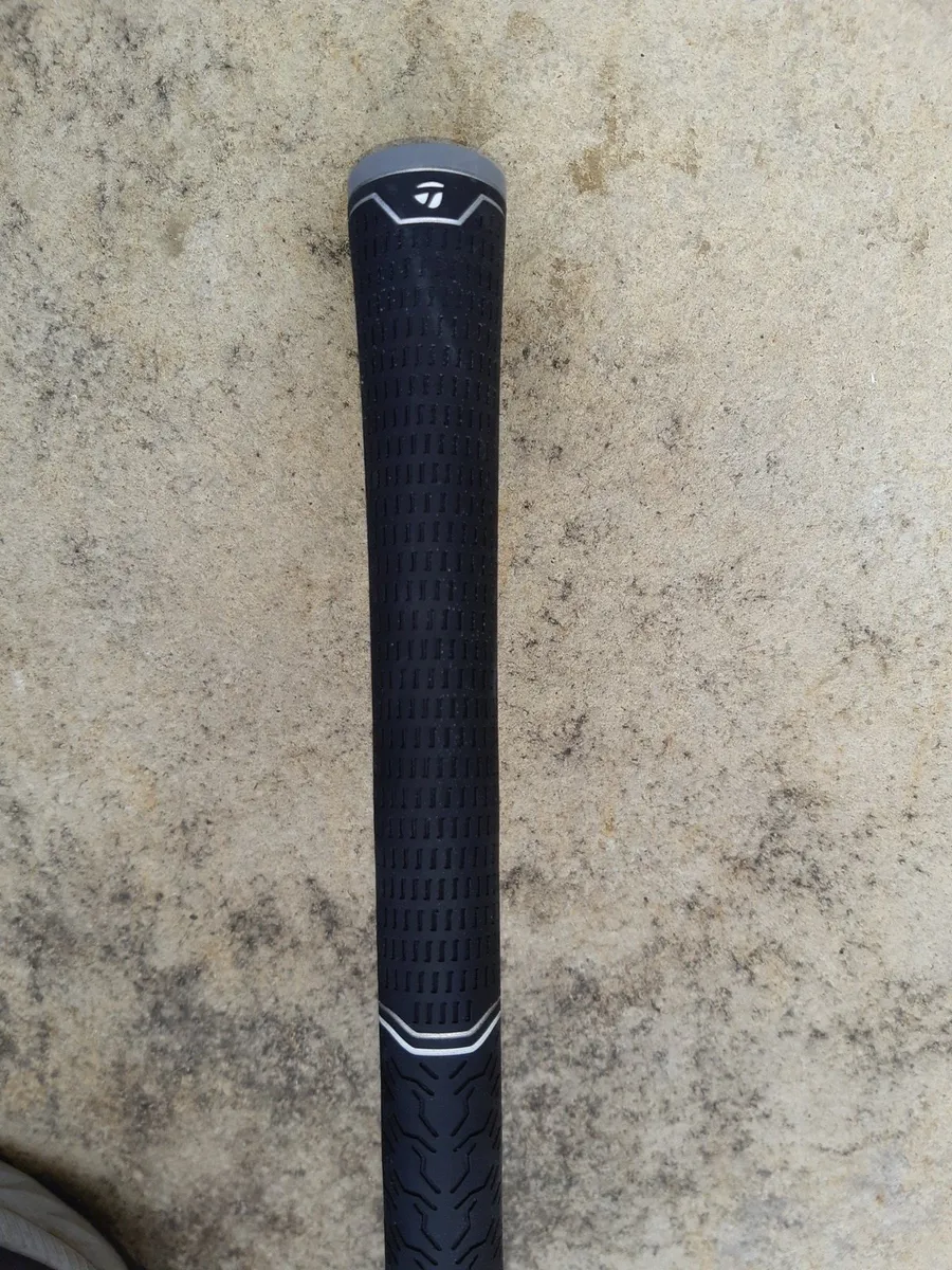 Bag of Taylermade M4s in almost new condition - Image 4