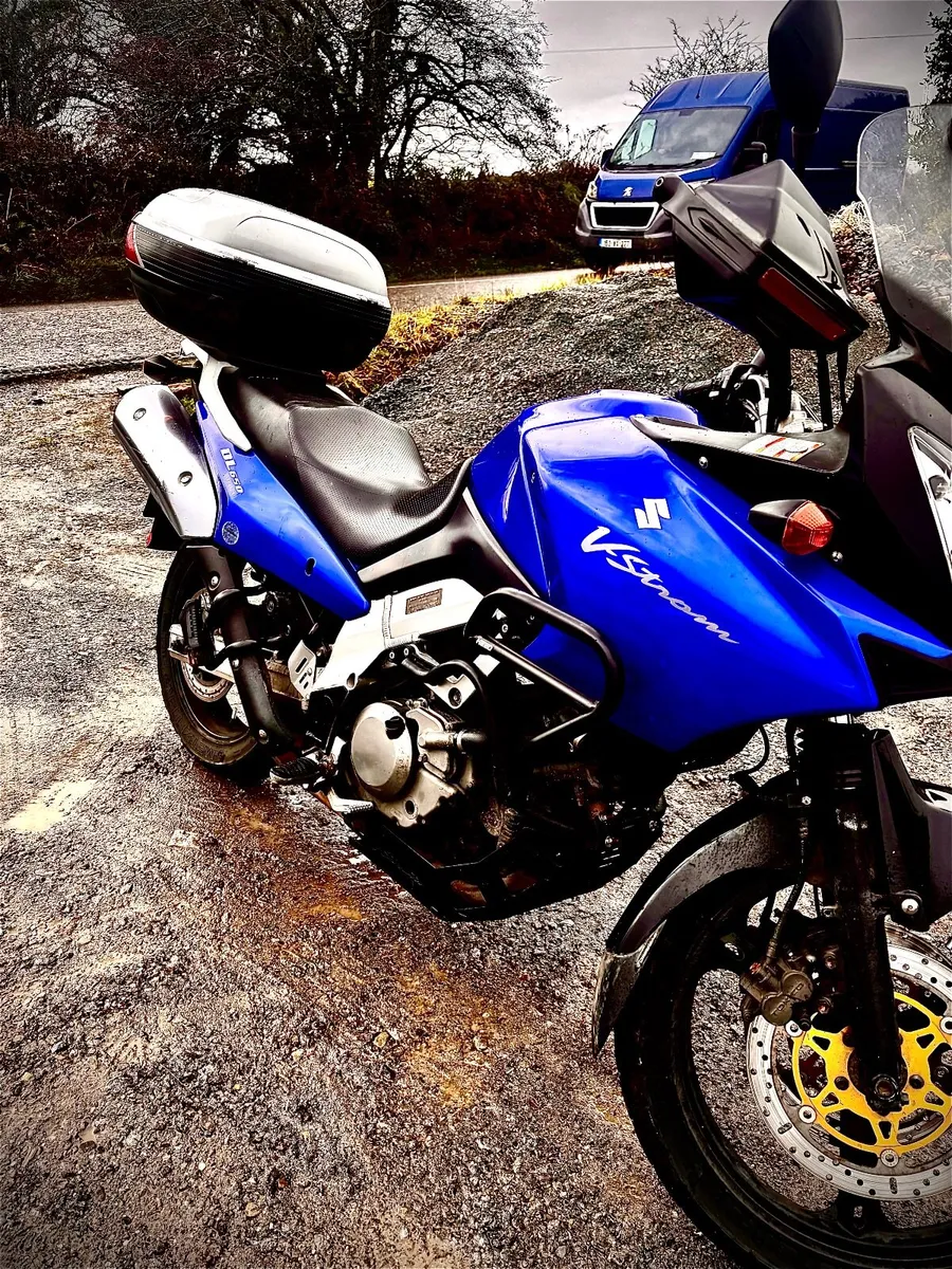 Suzuki V-strom 650 2004 - Image 1