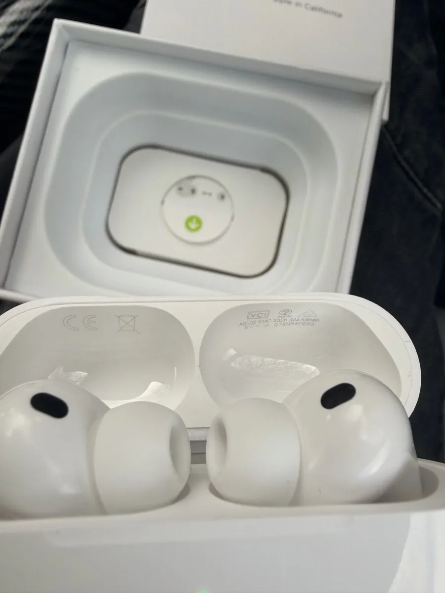 AirPods Pro 3 - Image 1