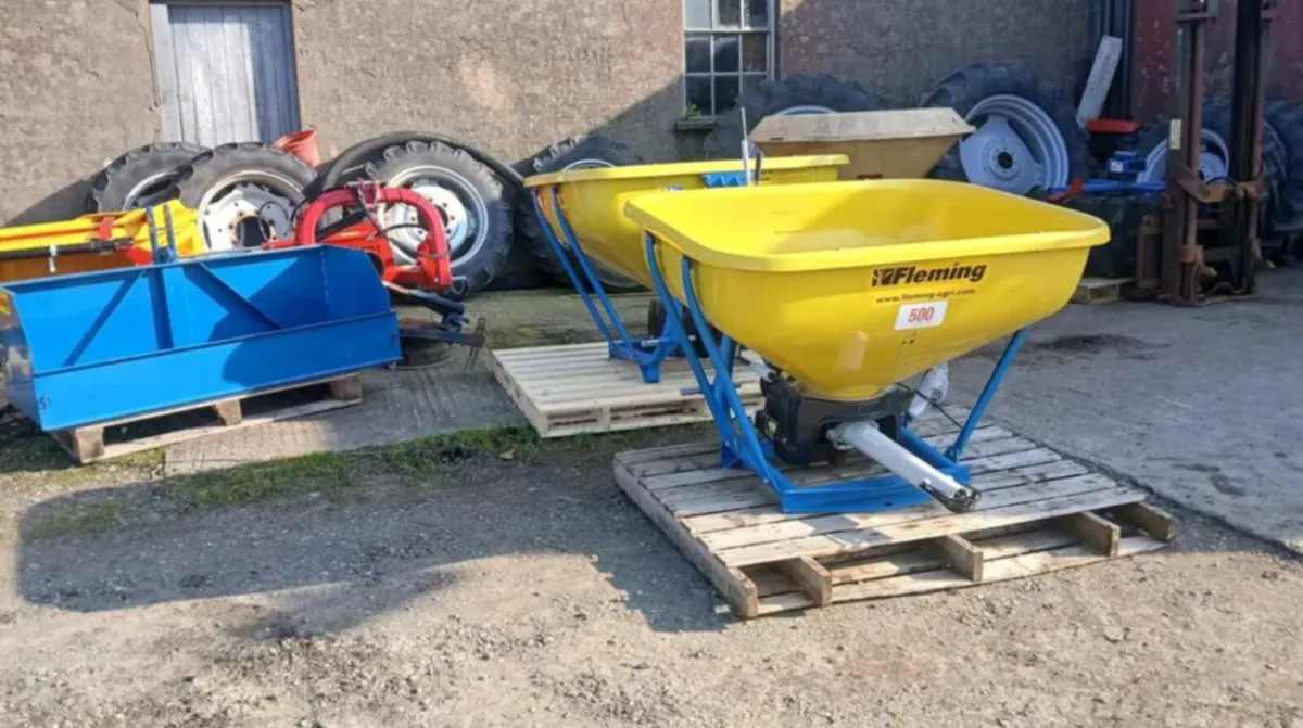 Fleming Wagtail Fertiliser Spreaders - Image 1