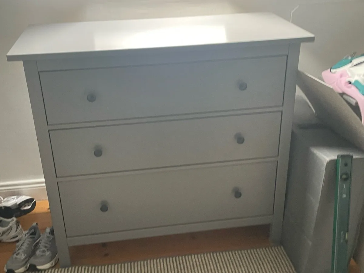 Chest of drawers - Image 1