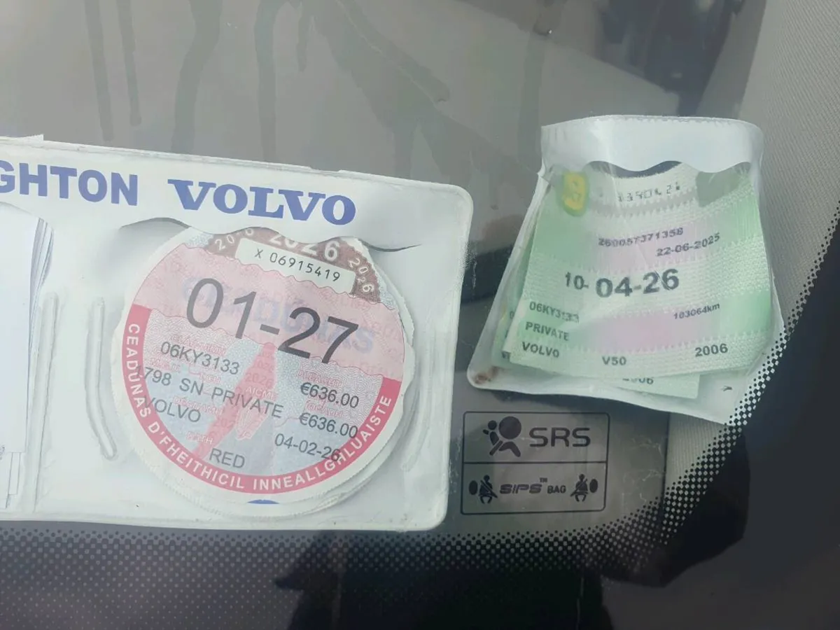 2006 VOLVO V50 PETROL ESTATE - Image 2