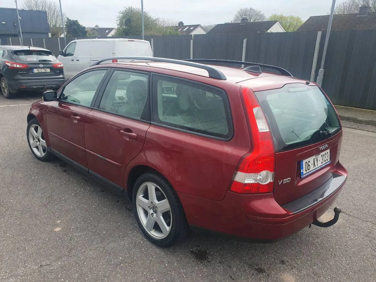 2006 VOLVO V50 PETROL ESTATE - Image 3