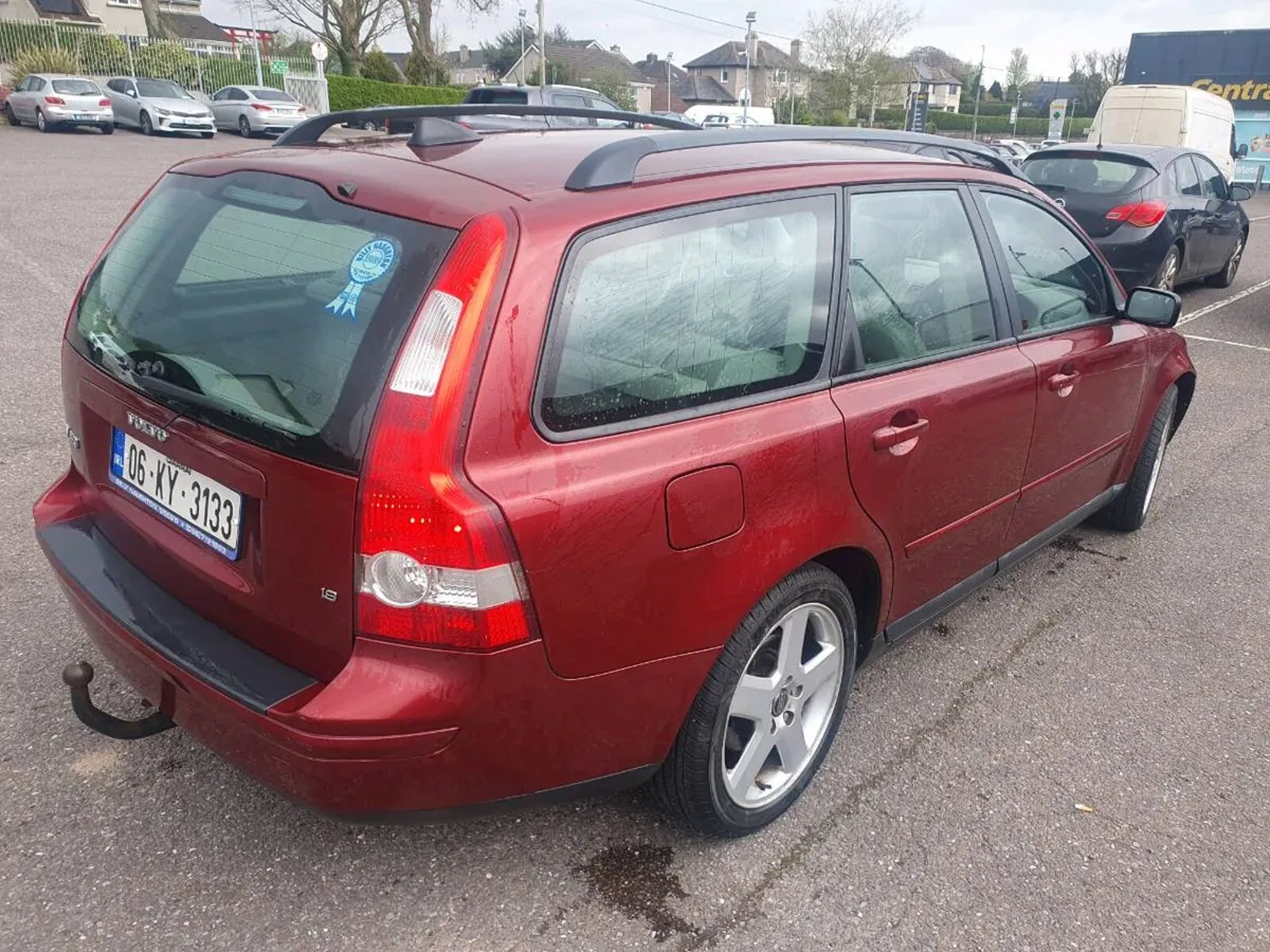 2006 VOLVO V50 PETROL ESTATE - Image 4