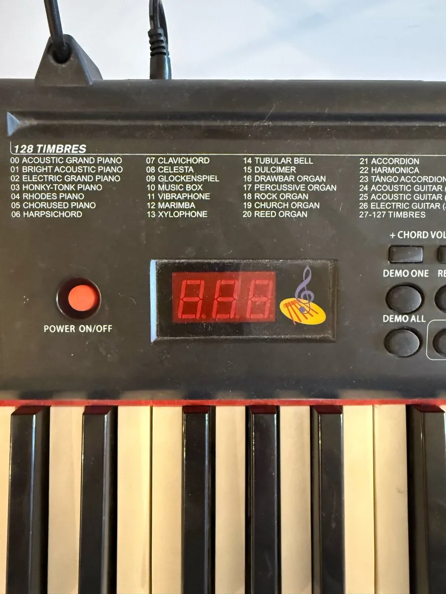 Electronic Keyboard - Image 4