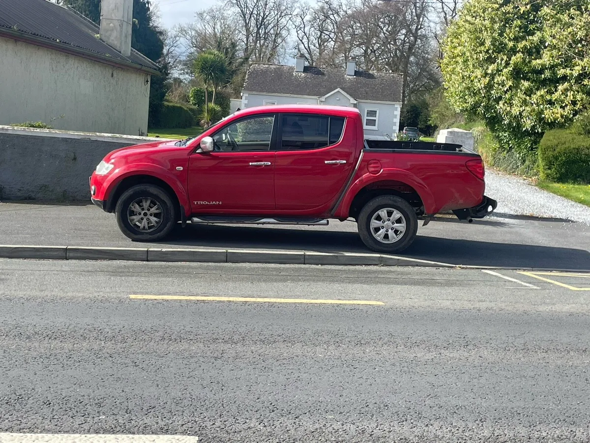 Mitsubishi l200 - Image 1