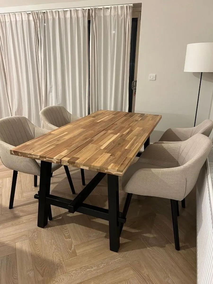 Dining table - Image 2