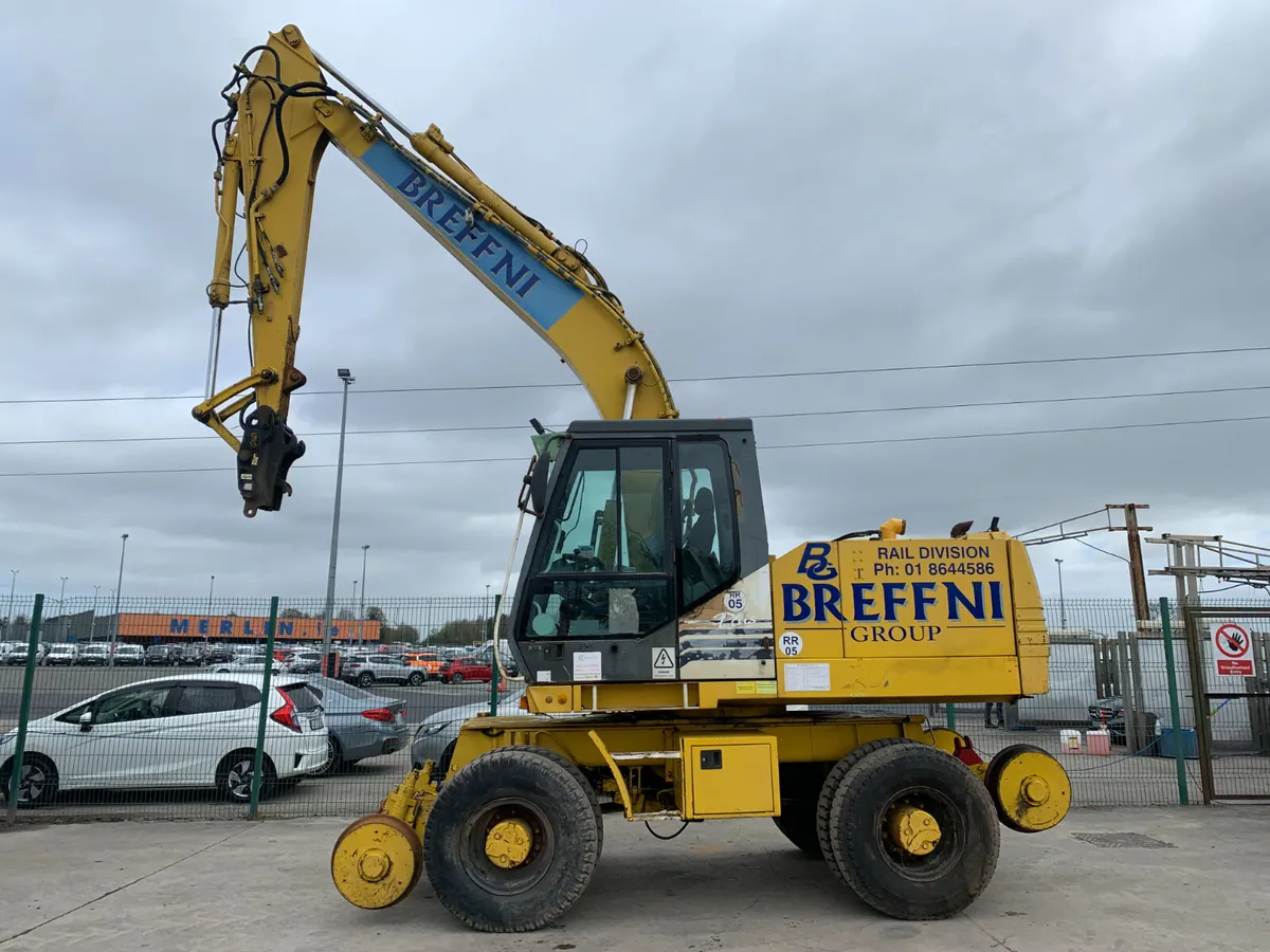 CASE 988P WHEELED EXCVATOR C/W RAIL GEAR - Image 2