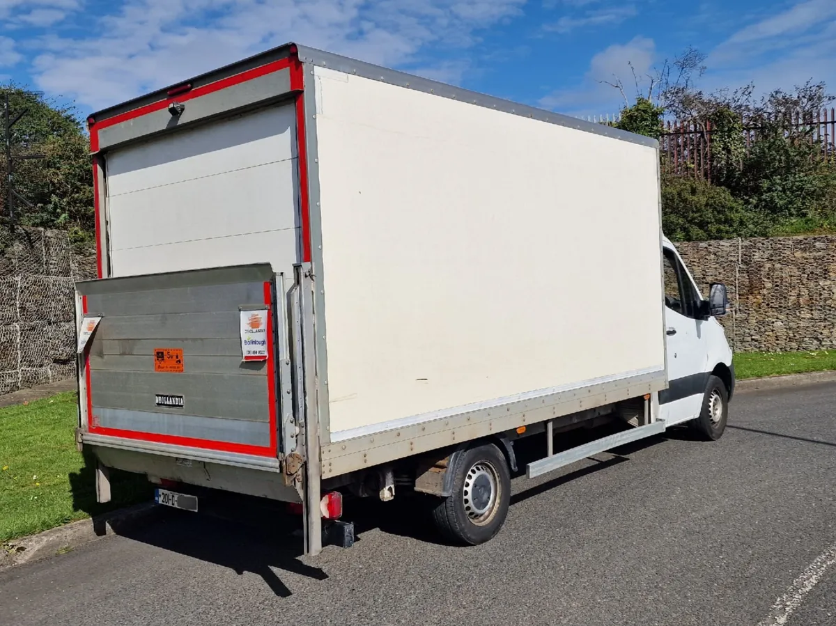 211 Mercedes Sprinter Box TL - Image 2