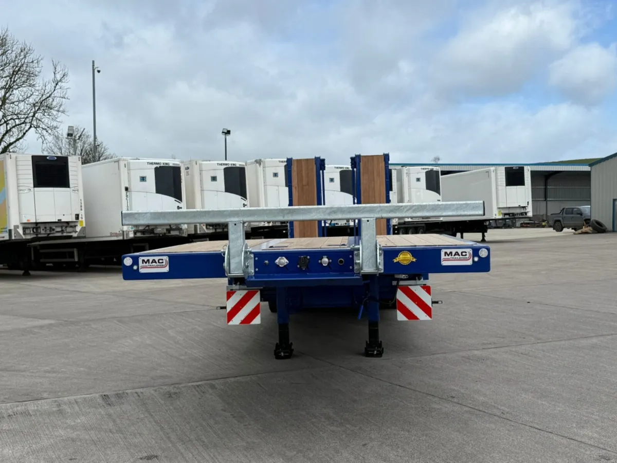 2026 MCCAULEY LOW LOADER TRI AXLE TRAILER - Image 2