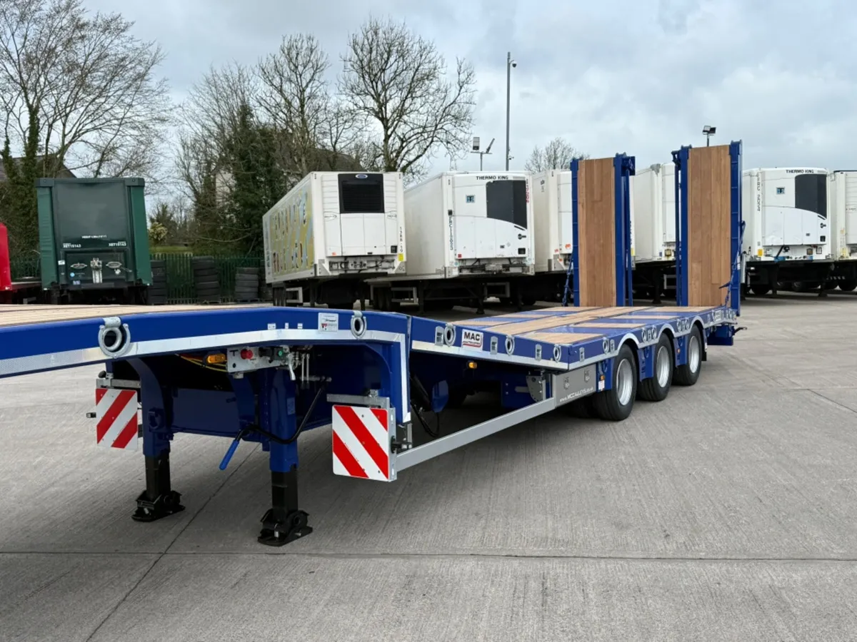 2026 MCCAULEY LOW LOADER TRI AXLE TRAILER - Image 4