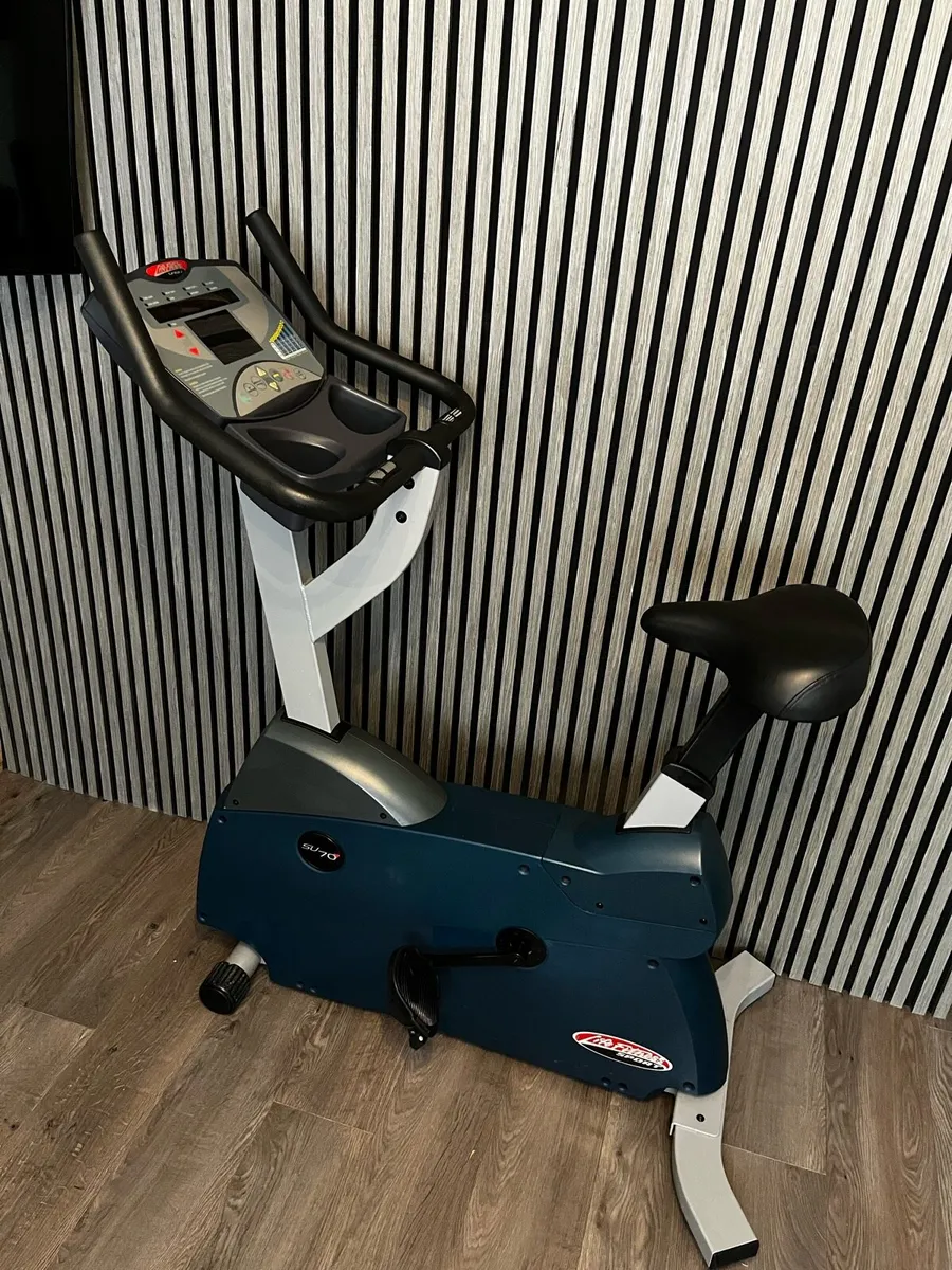 181kg user capacity life fitness exercise bike - Image 2