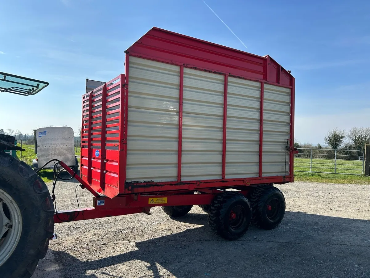 12 foot Johnston silage trailer - Image 1
