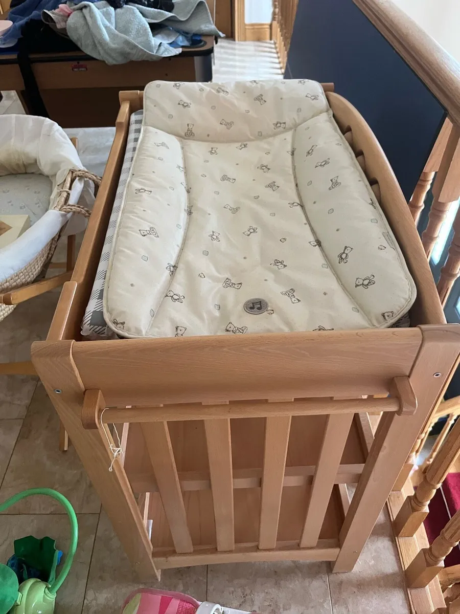 Nursery equipment - Image 2