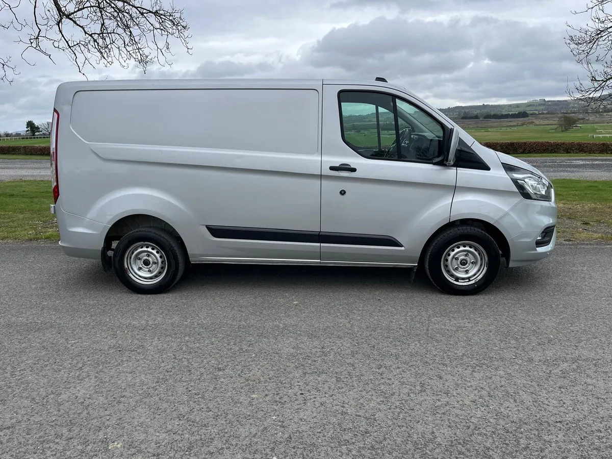 Ford Transit Custom 2022 - Image 2