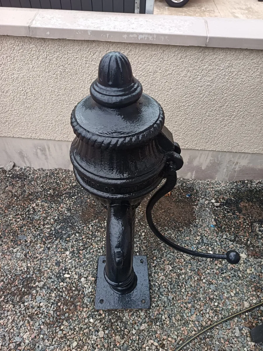 Original antique cow tail pump - Image 1