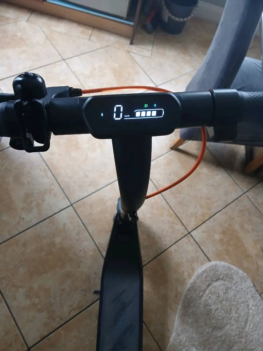 Scooter in perfect condition with charger pm - Image 3
