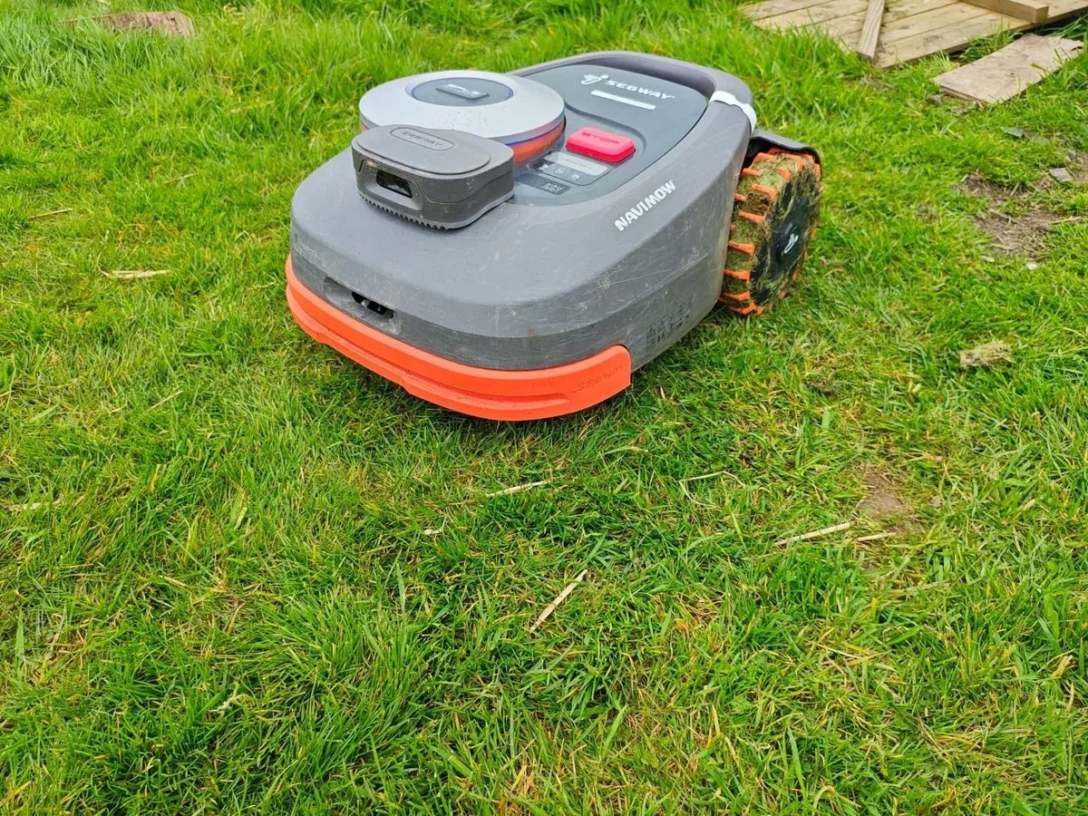 Navimow H3000 wirless robot lawnmower - Image 2