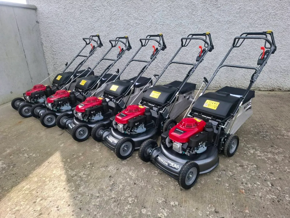 Honda pro 536 HRH lawnmower EX DEMO - Image 1