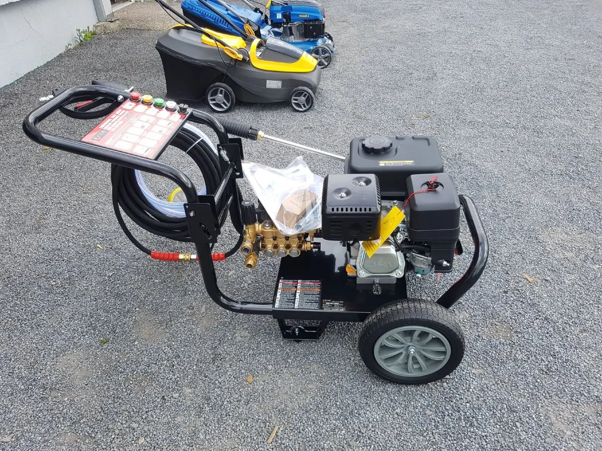 VICTOR POWER WASHER 3,000psi - FOR SALE - Image 1