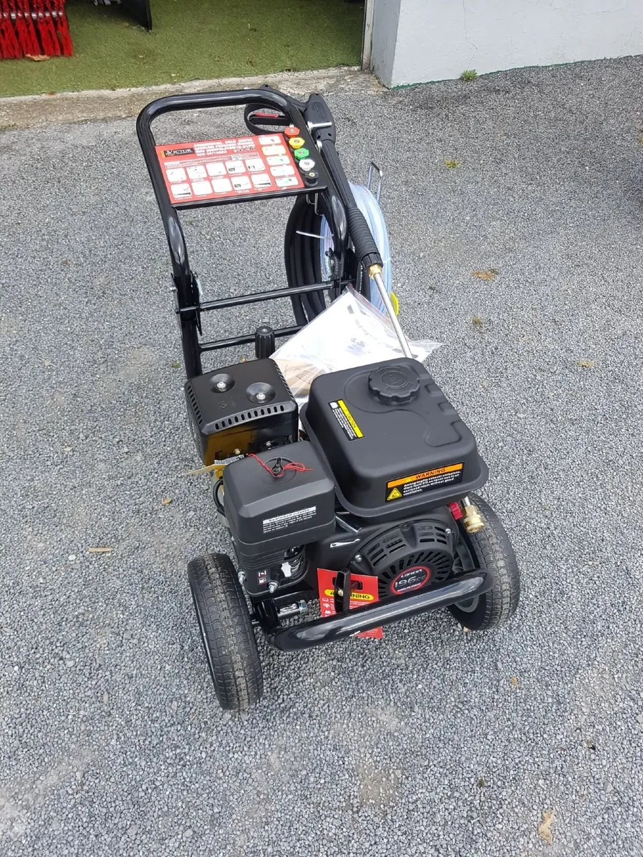 VICTOR POWER WASHER 3,000psi - FOR SALE - Image 2