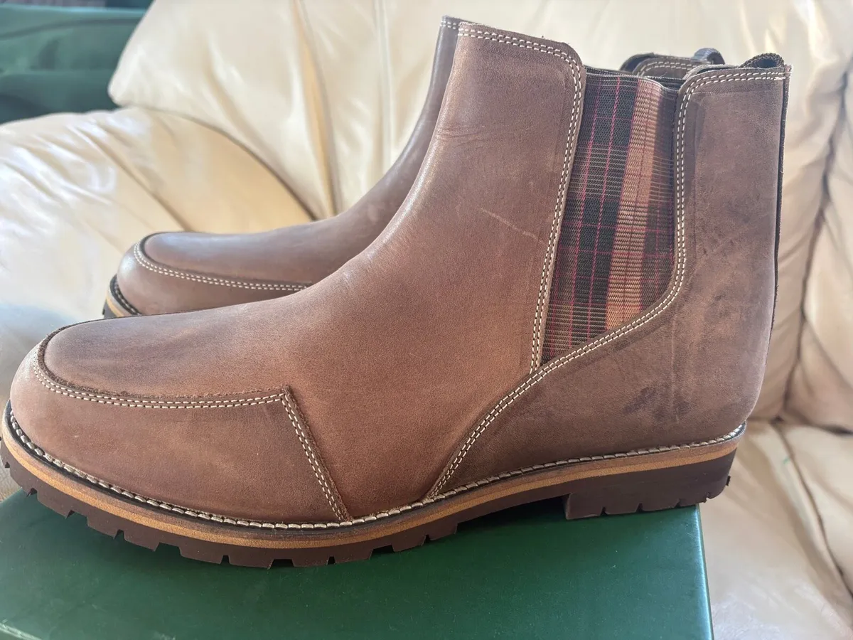Samuel Windsor leather boots size 10.5 brand new I - Image 4