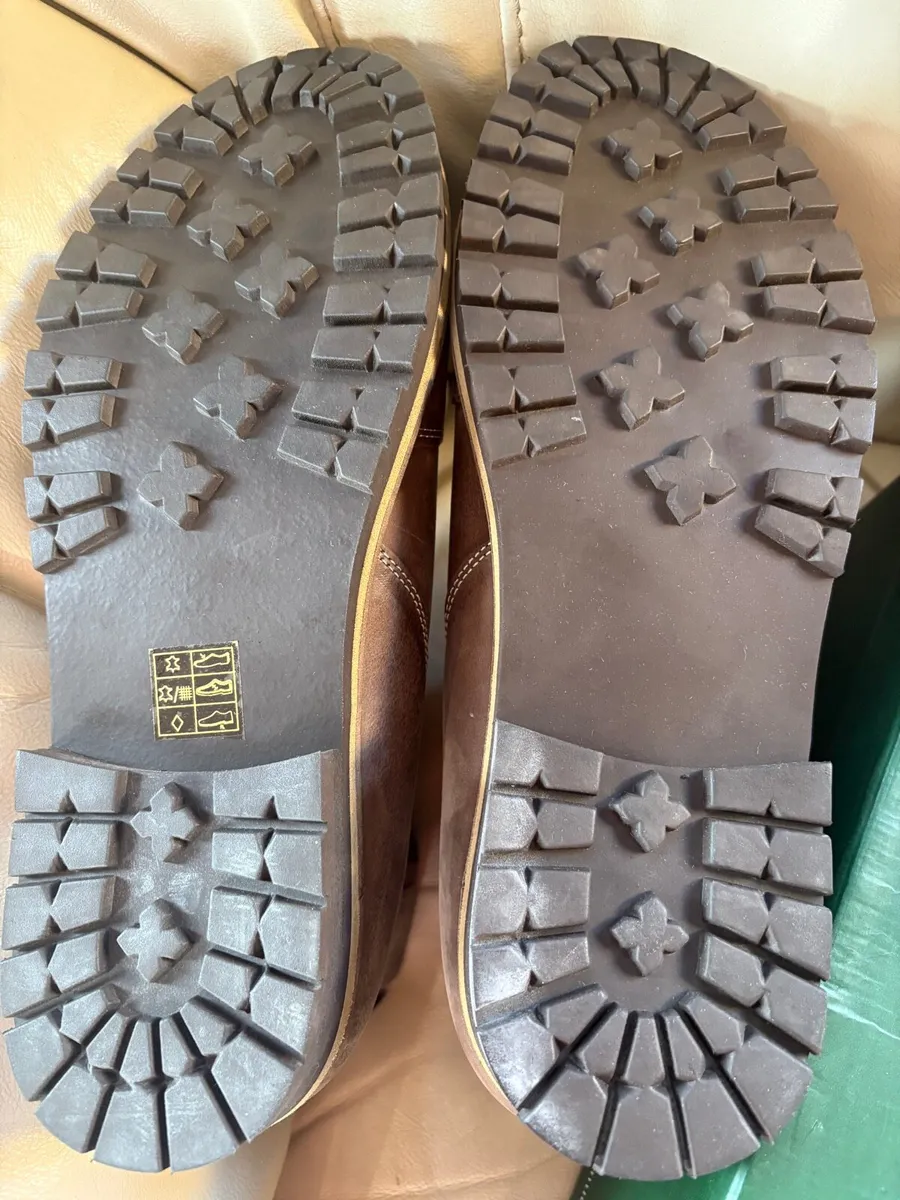 Samuel Windsor leather boots size 10.5 brand new I - Image 3