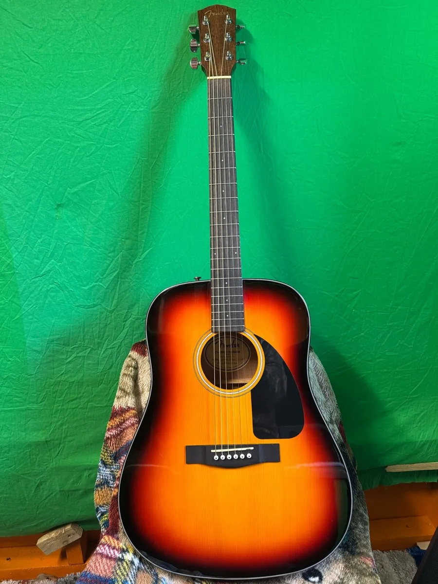 Acoustic guitar - Image 2