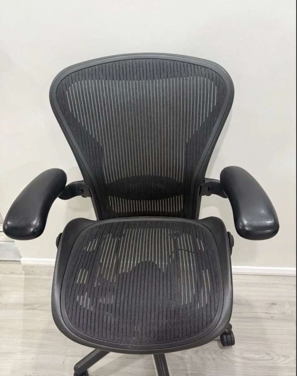 Herman miller Aeron Office Chair - Image 2