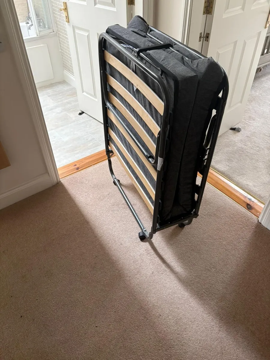 Fold up guest bed from JYSK - Image 3