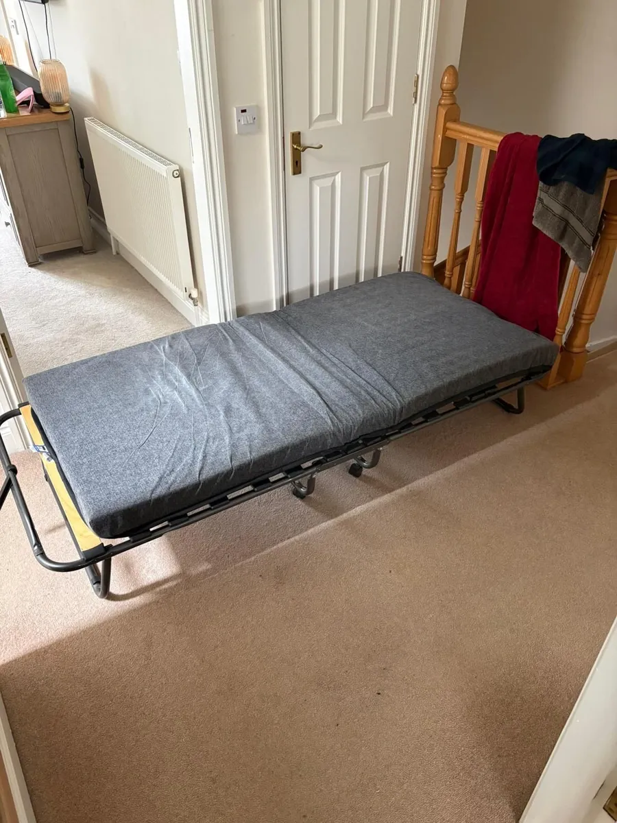 Fold up guest bed from JYSK - Image 4