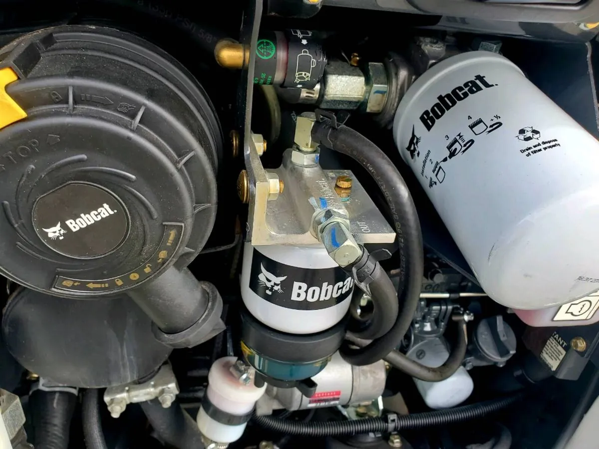 Bobcat mini digger - Image 4